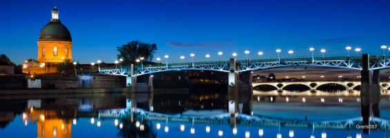 Toulouse puente nocheToulouse puente sobre el río Garona